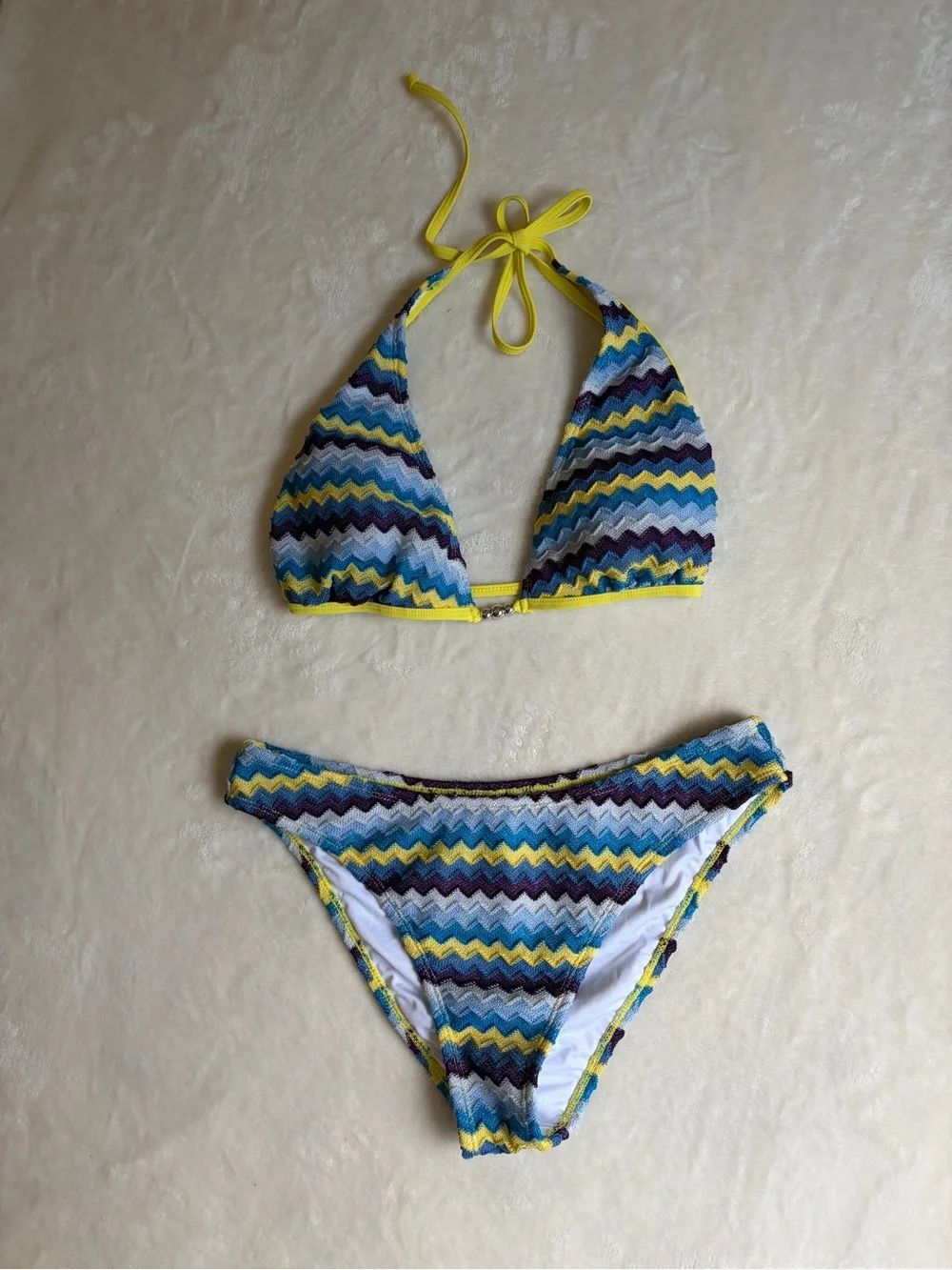 Cupshe Vibrant Zigzag Oceanic Heat Halter Bikini Set - Size Large